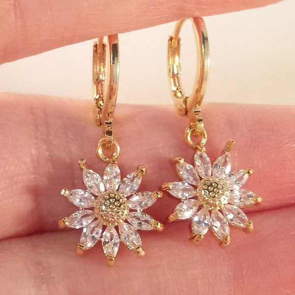 18K Yellow Gold Filled Diamond Zircon Sunflower Dangle Earrings Women Party Gift - Picture 1 of 4